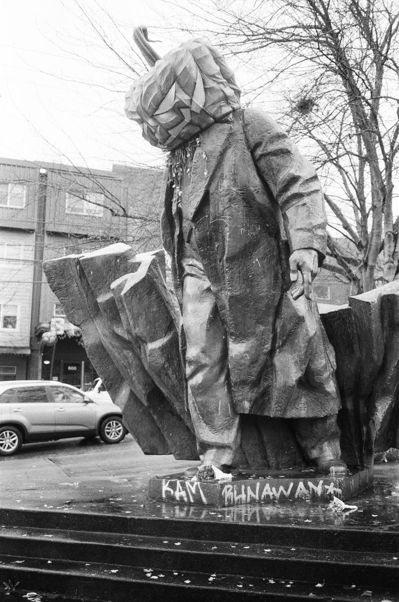 © Joshua H Phelps - Image from the Peculiar Attraction photography project