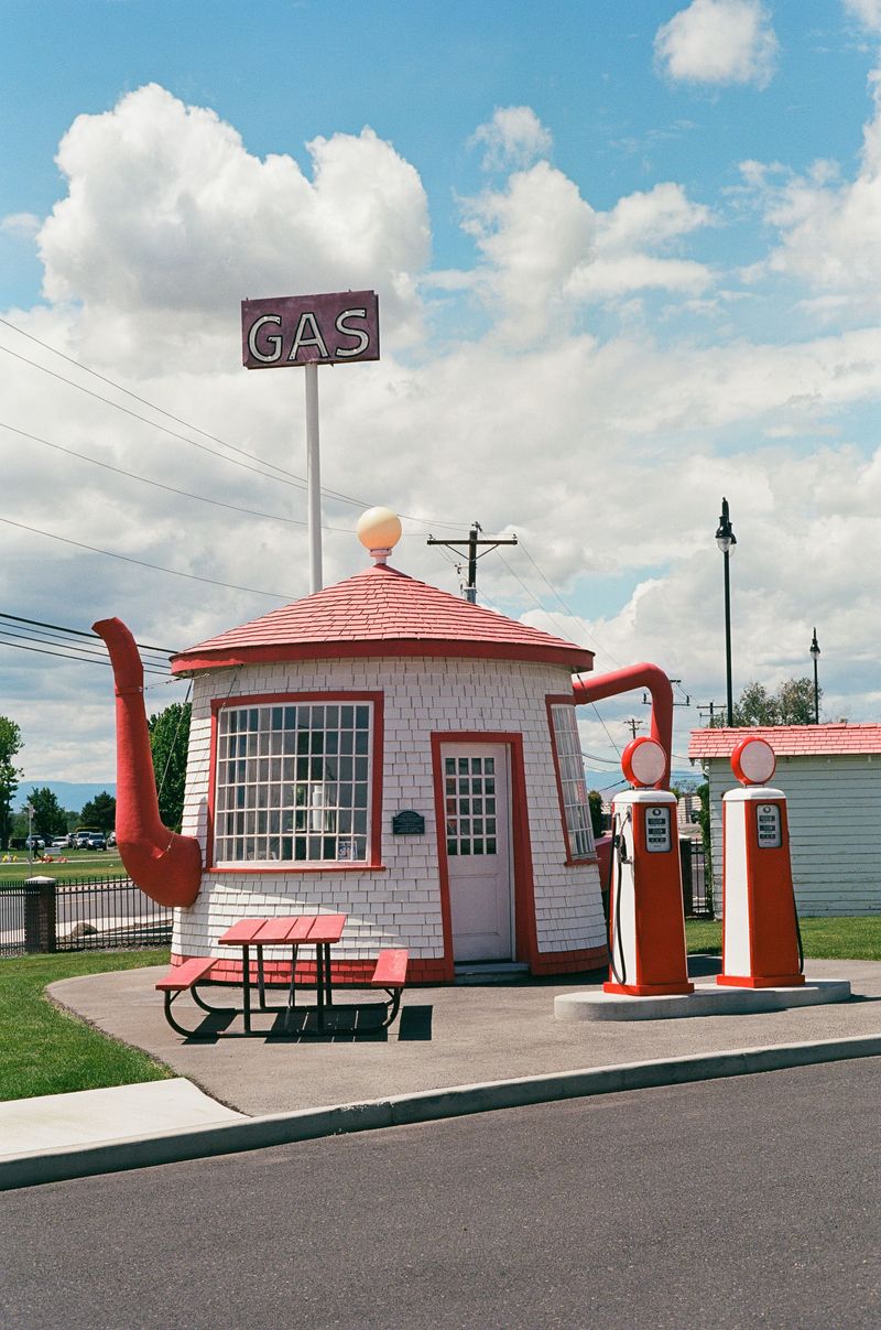 © Joshua H Phelps - Image from the Peculiar Attraction photography project