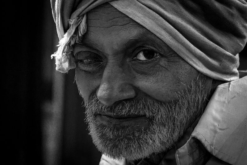 © Simone Campedelli - His blind eye does not diminish the vision it transforms it, guiding the thread through instinct, not sight.