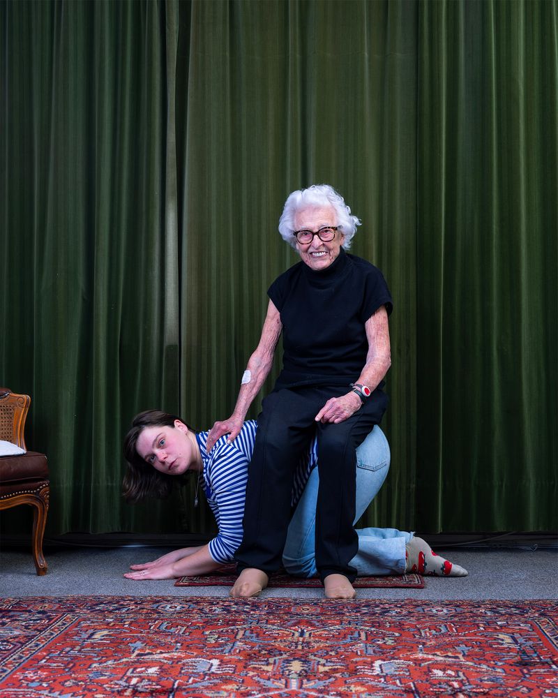 © Pippilotta Yerna - Image from the "Please pierce your bones into mine" photography project