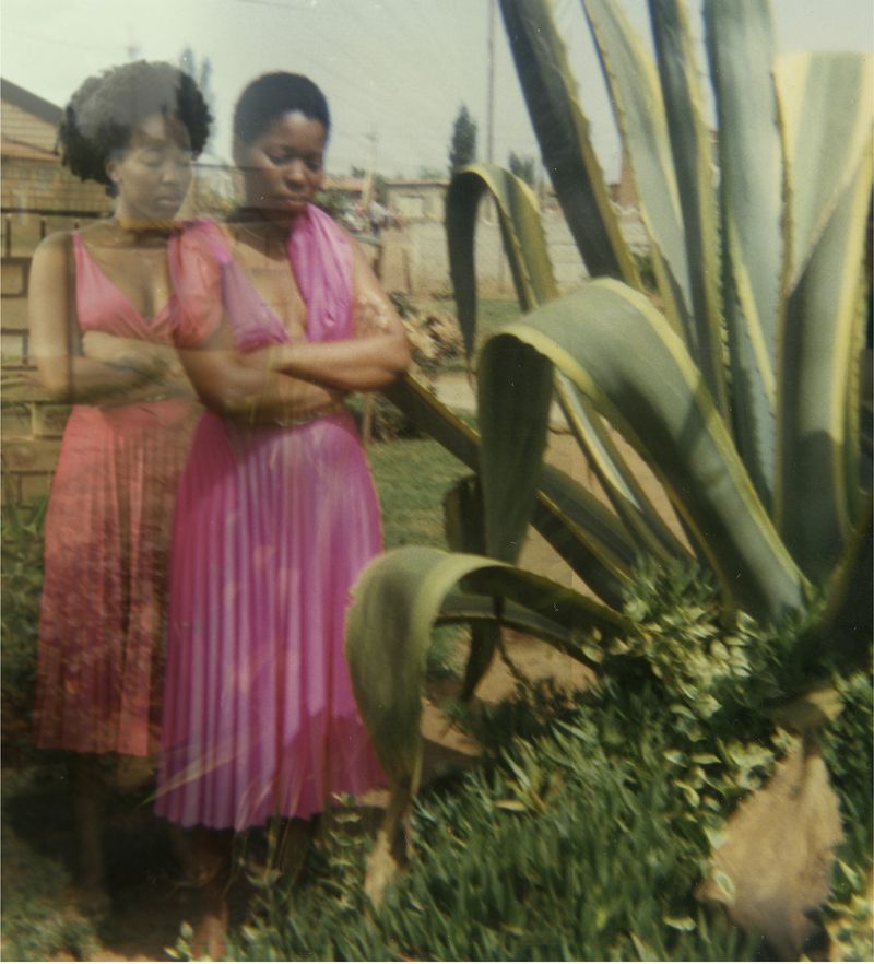 © Lebohang Kganye - Ka 2-phisi yaka e pinky II