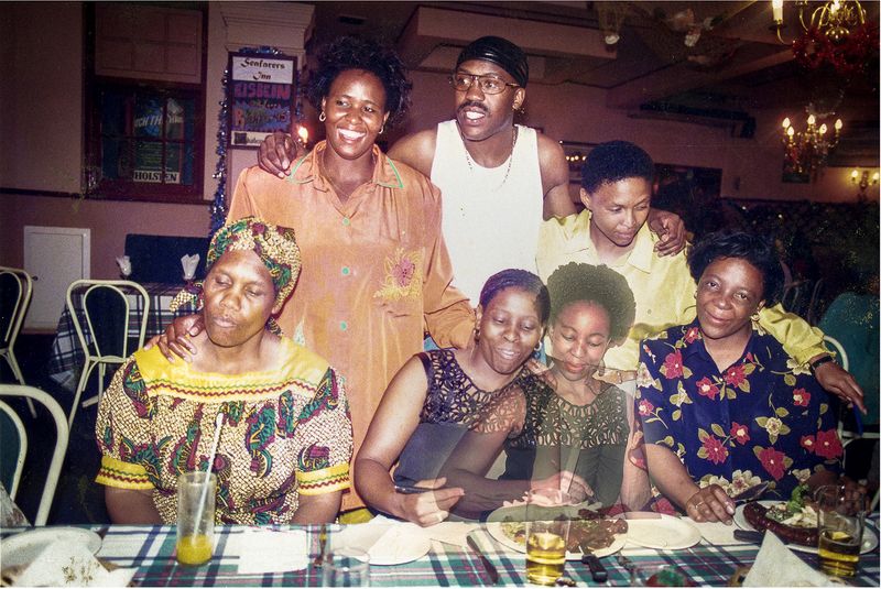 © Lebohang Kganye - Re intshitse mosebetsing II