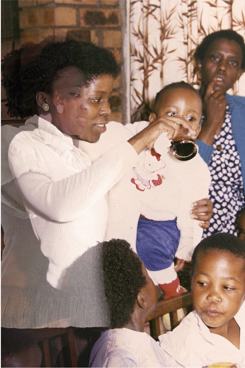 © Lebohang Kganye - Moketeng wa letsatsi la tswalo la ho qala la moradi waka II