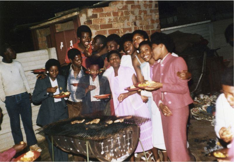 © Lebohang Kganye - Kwana borayeng Phadima II