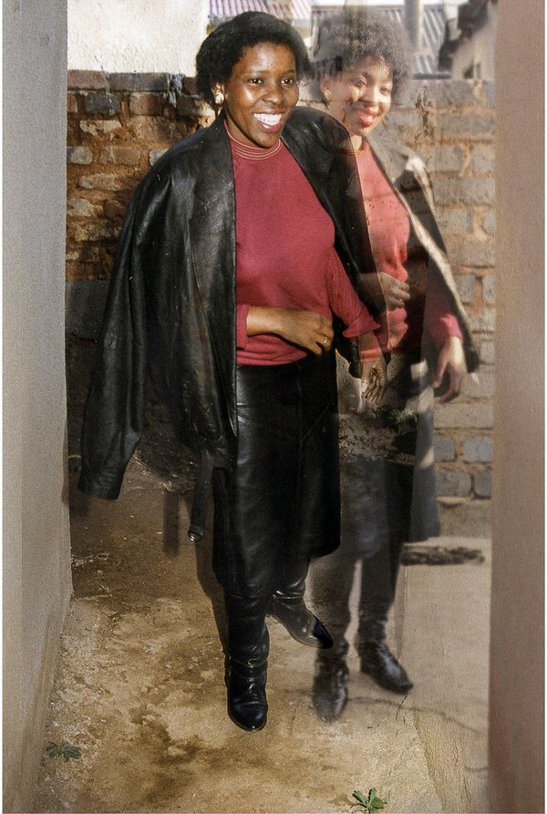 © Lebohang Kganye - 3-phisi yaka ya letlalo II