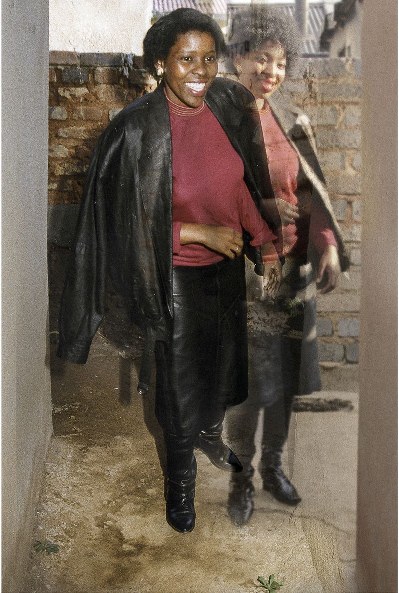 © Lebohang Kganye - 3-phisi yaka ya letlalo II