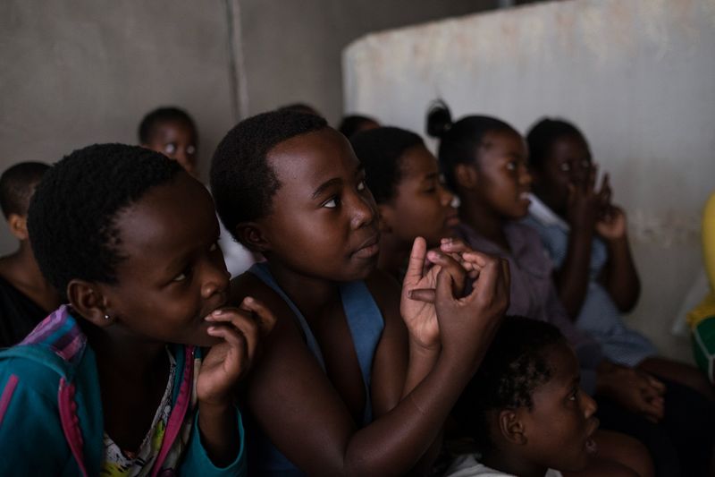 © Miora Rajaonary - Image from the HIV Girls photography project