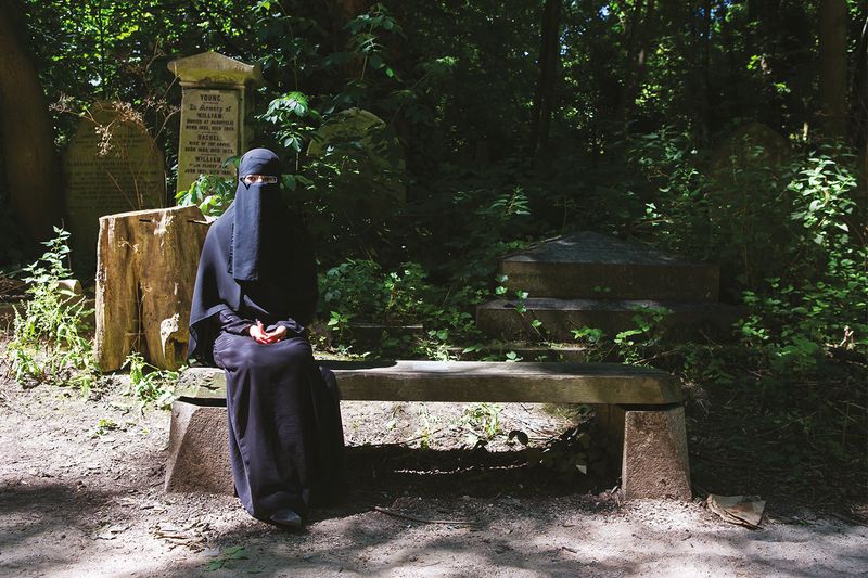 © Loredana Denicola - Humaira, I choose my religion, Islam, from 'the Theatre of the Mind' photography video documentation project