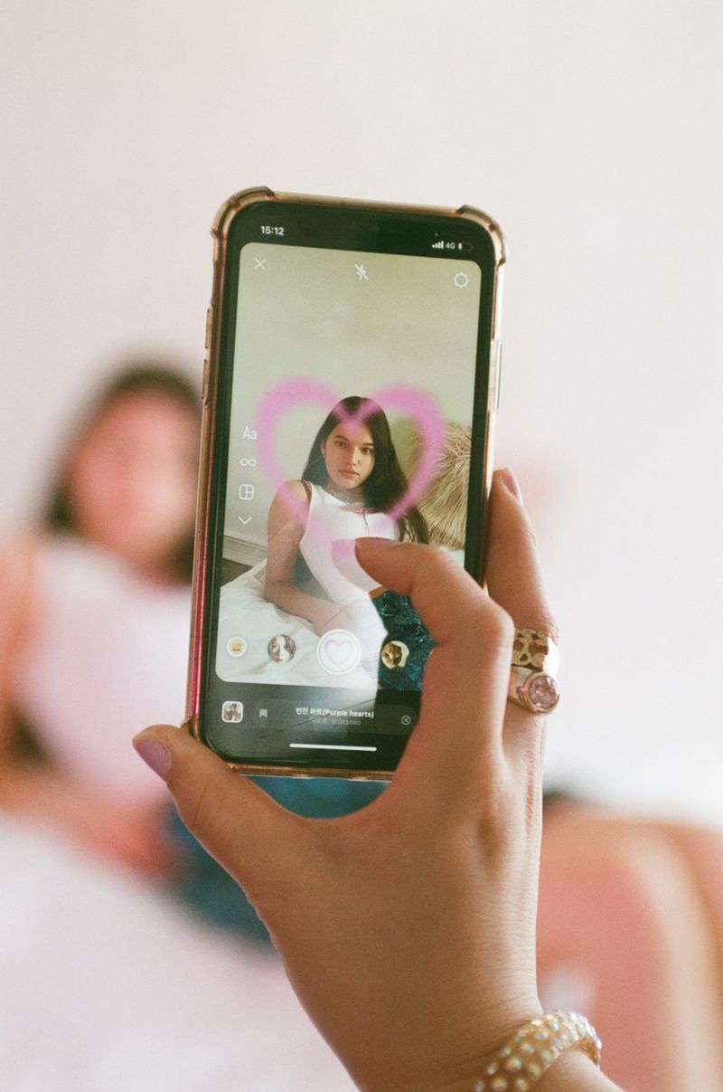 © Shiori Ota - Image from the Giant Pink Star photography project