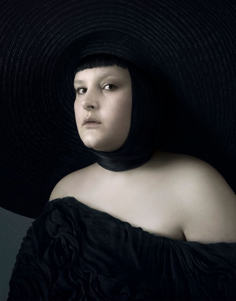 © Justine Tjallinks - Trixie - Voluptuous body type