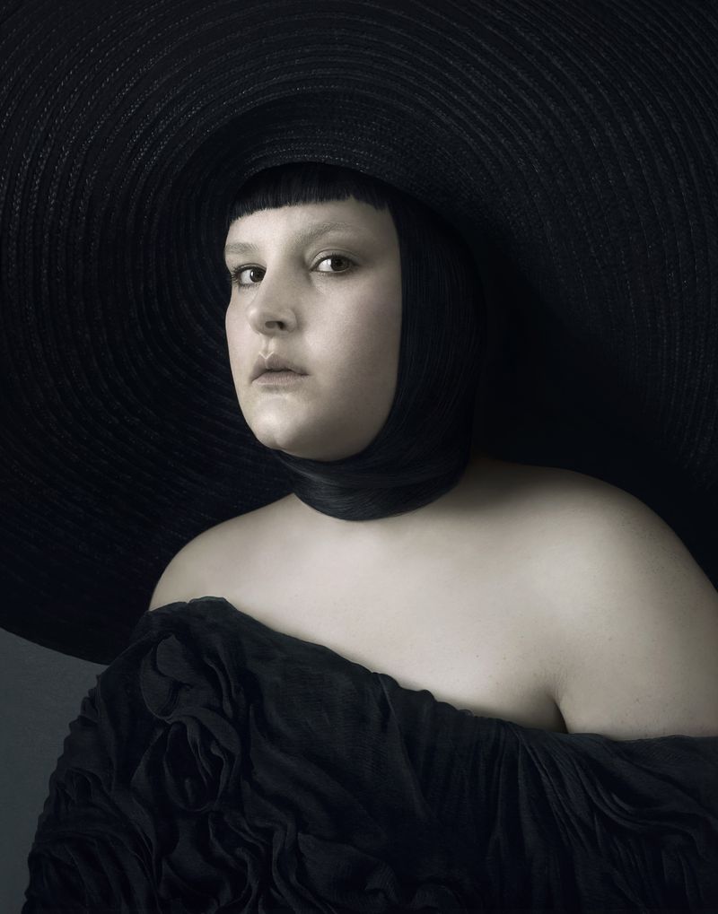 © Justine Tjallinks - Trixie - Voluptuous body type