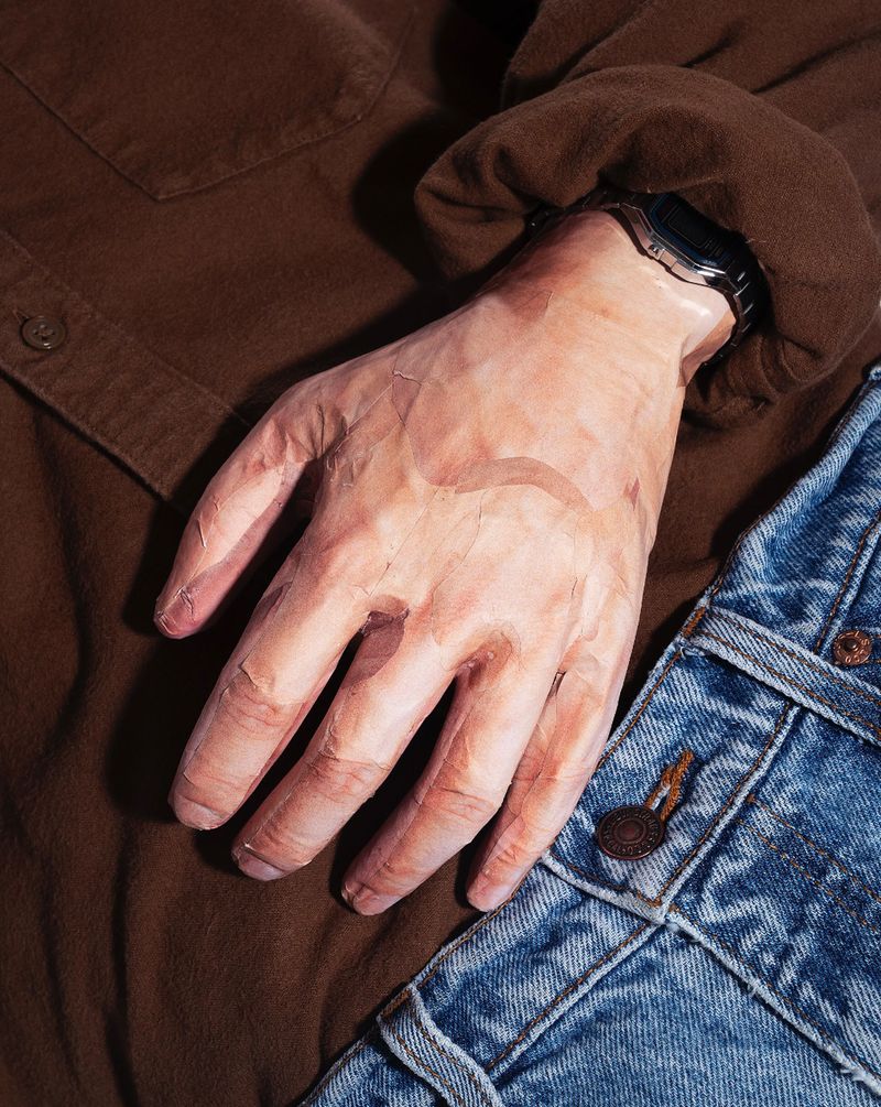 © Pumipat Usapratumban - Hand