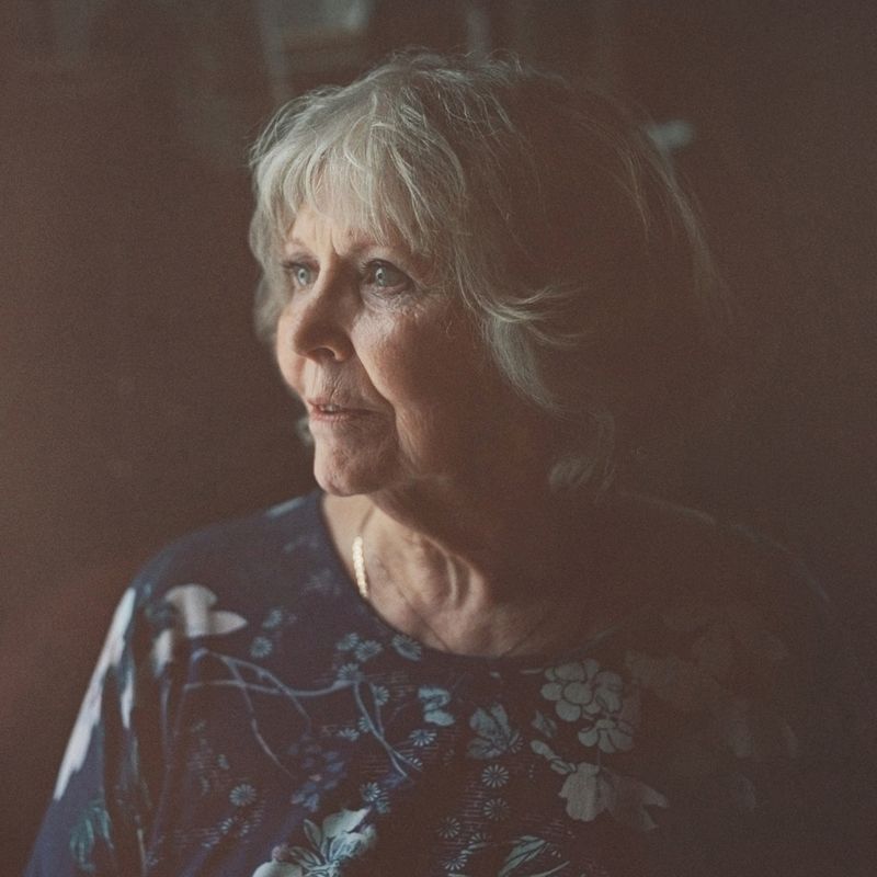 © Vassilis Triantis - Ásta at home. "I never thought we would move away, but it was good to stop. We were tired. It was too much..."