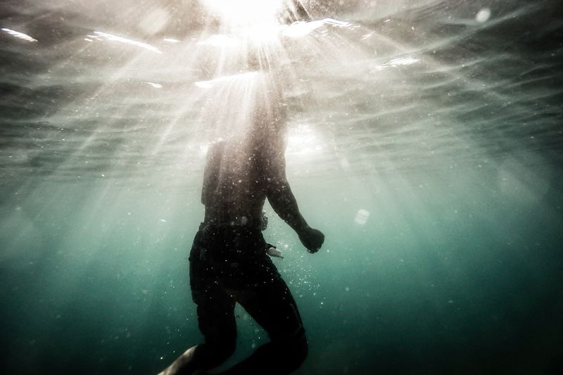© Katherine Jack - A young man dives for shellfish. Near Pangaraykayan Village, northeastern Palawan, 2016