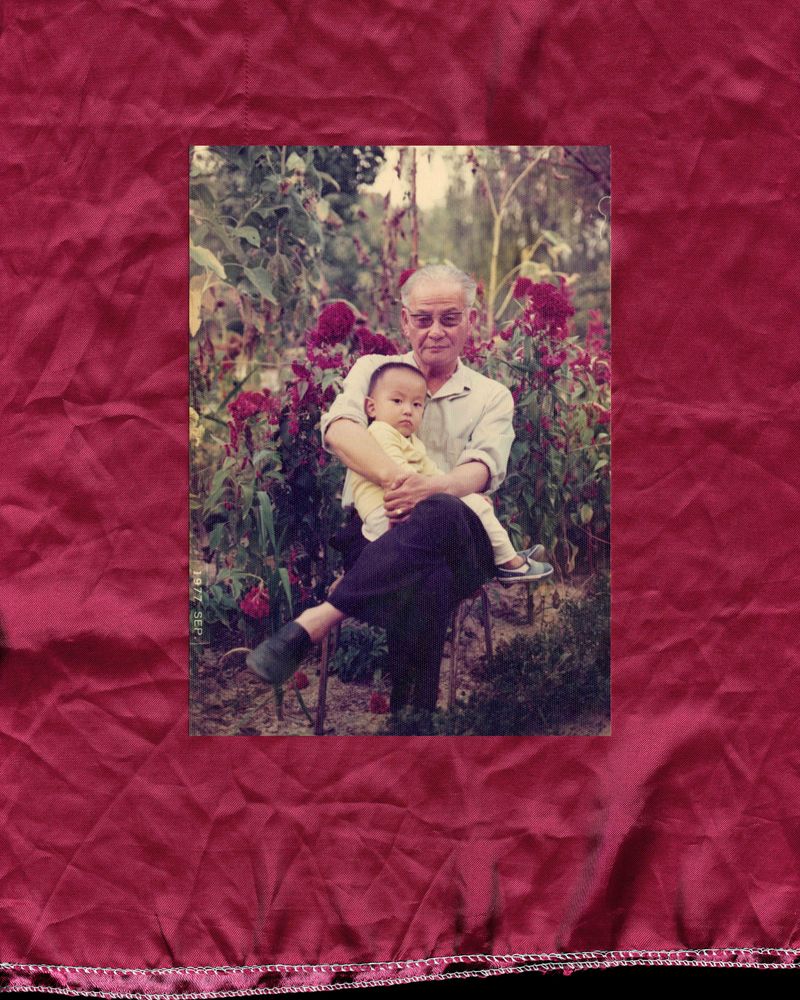 © Hankyung Ryu - 08. Grandfather on a Bottari