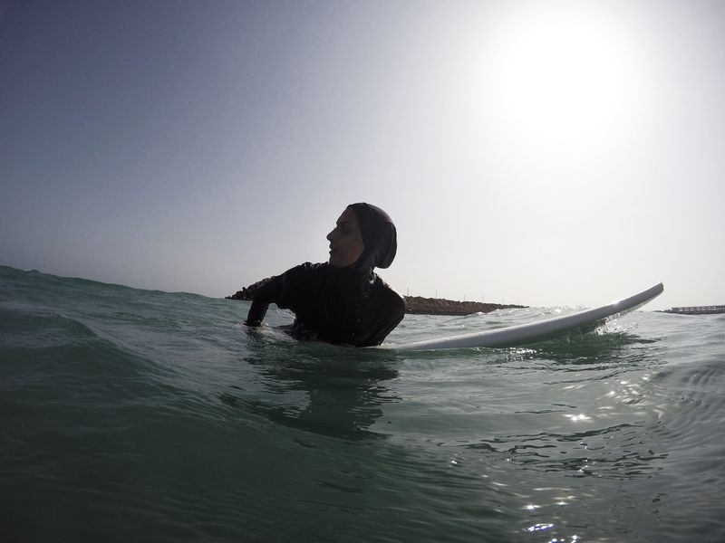 © Giulia Frigieri - Shahla in the water, is waiting for a wave.