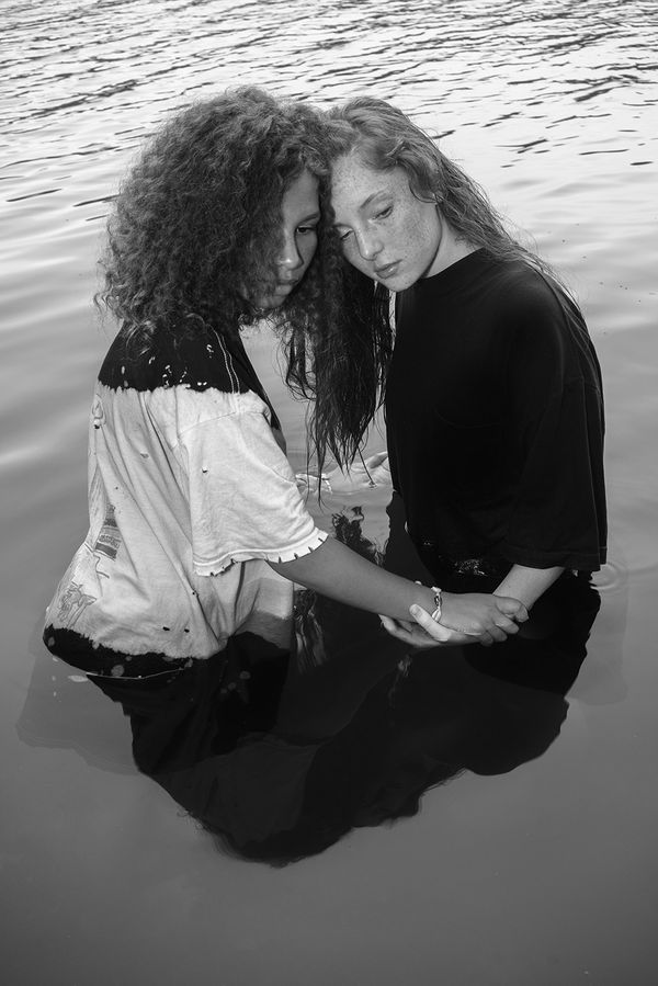© Jillian Freyer - Aiyana and Elizabeth, 2020