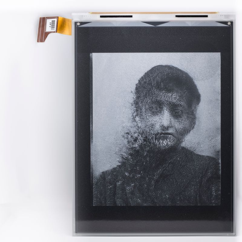 © Alfonso de Gregorio - 8d4a3a96790b – Digital image on electronic-ink screen, 6.84in x 5.02in x 0.03in –Installation shot