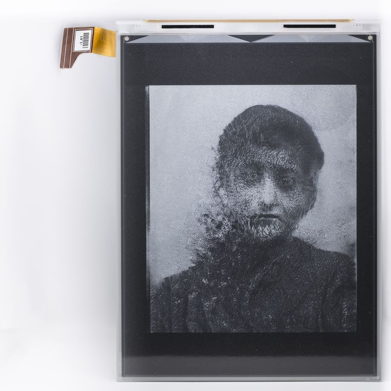 © Alfonso de Gregorio - 8d4a3a96790b – Digital image on electronic-ink screen, 6.84in x 5.02in x 0.03in –Installation shot