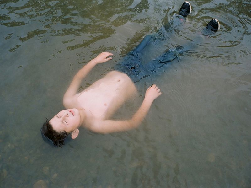 © Matteo Buonomo - Image from the Love Mom photography project