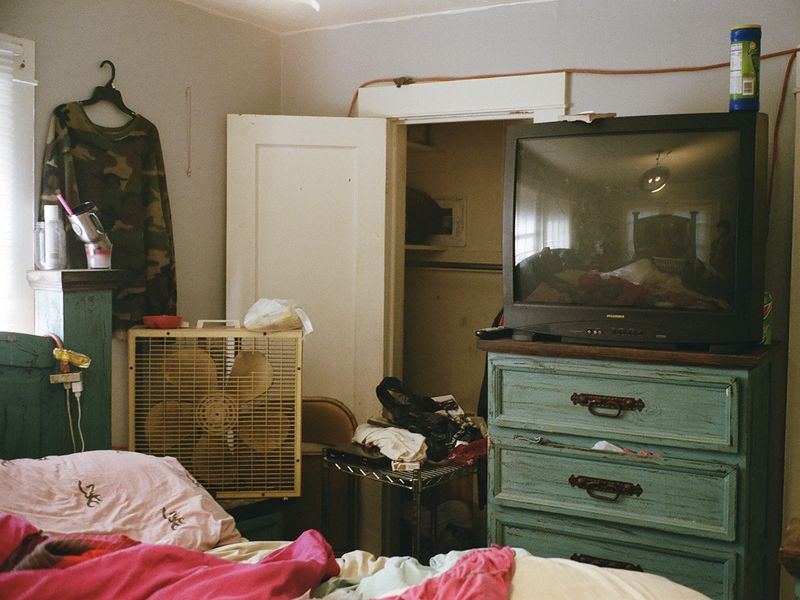© Matteo Buonomo - Image from the Love Mom photography project