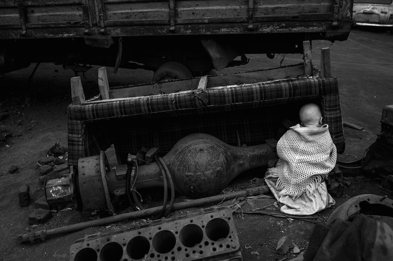 © Daniel Rodrigues - Image from the The hunted - albinos photography project