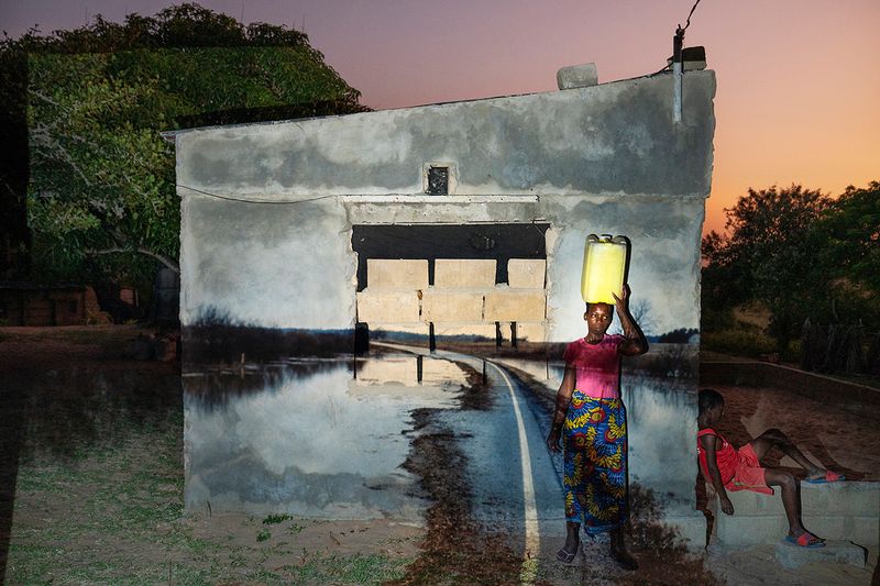 © Edoardo / Giulia Delille / Piermartiri - Inhaca Island, Mozambique. Márcia Sambo, farmer, in front of her house.