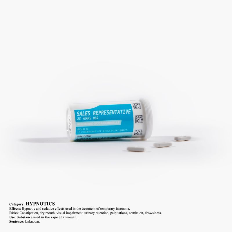 © camille gharbi - Sales representative, 28 year old.