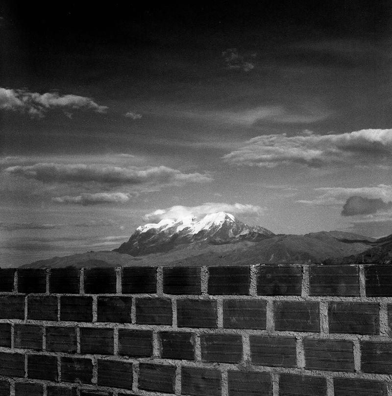 © Sofia Bensadon - Image from the "50 kg" - Woman Builders in La Paz City, Bolivia photography project