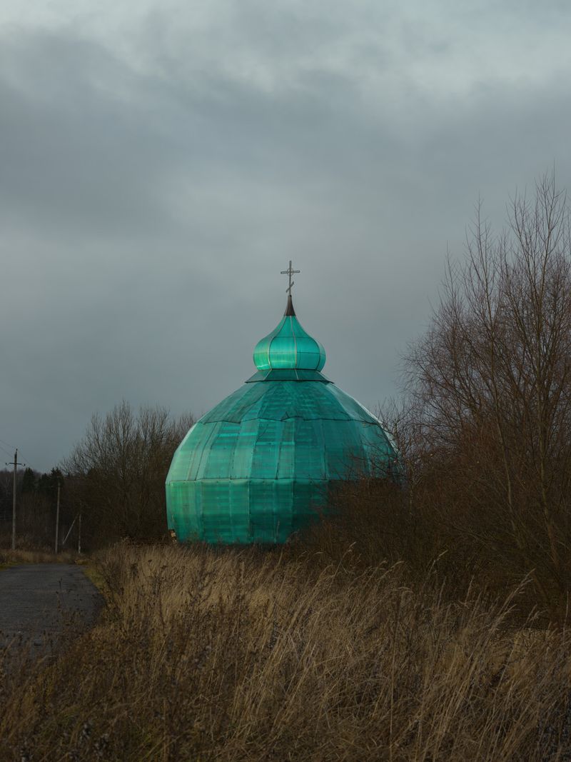 © Vladimir Seleznev - DIY plastic church