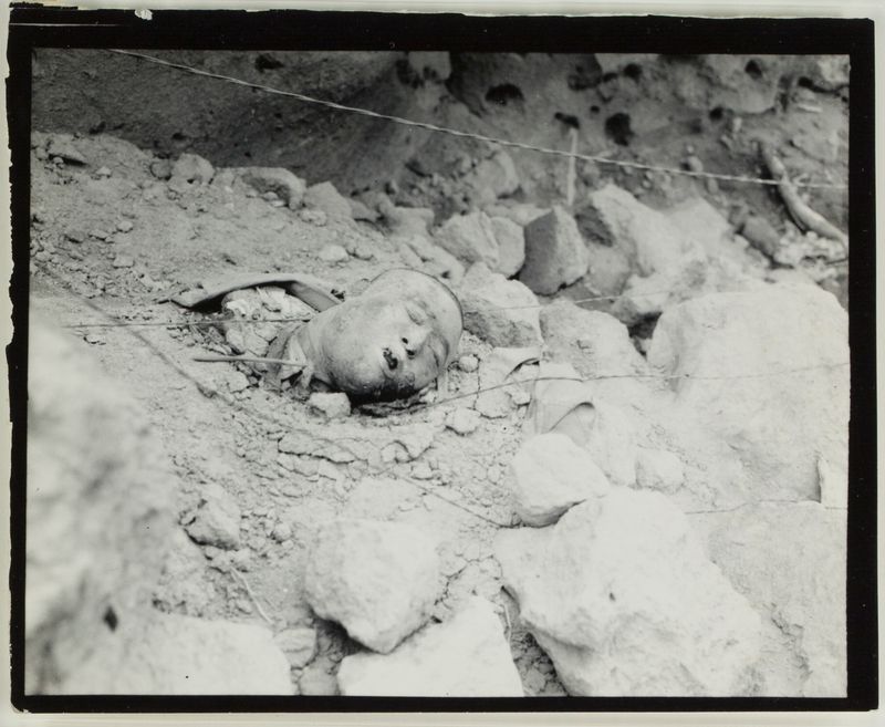 © Marianne Ingleby - Bruce Elkus, Iwo Jima 1945