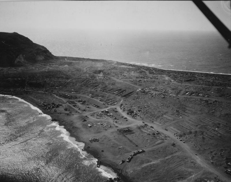 © Marianne Ingleby - Bruce Elkus, Iwo Jima 1945