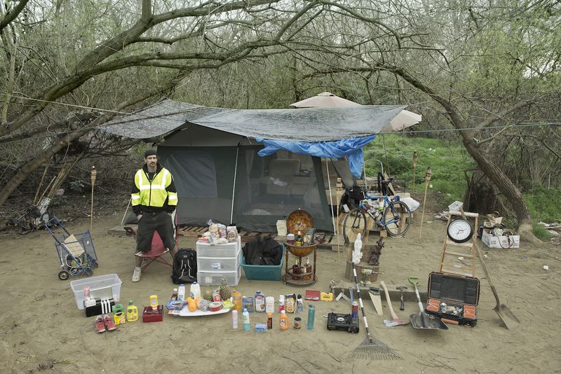 © Qingjun Huang - Homeless People's Family Stuff-Johan Marshall  California, USA , 2016