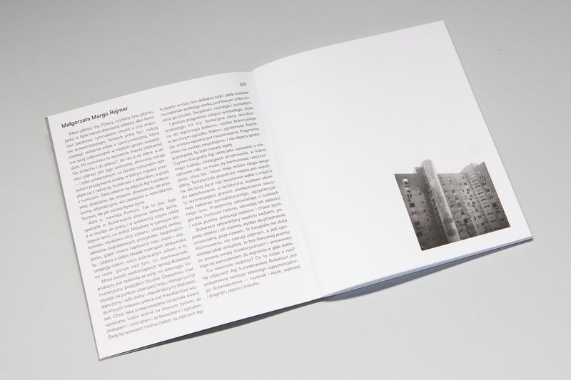 Foreword by Margo Rejmer, with English and Romanian translations on the following pages.