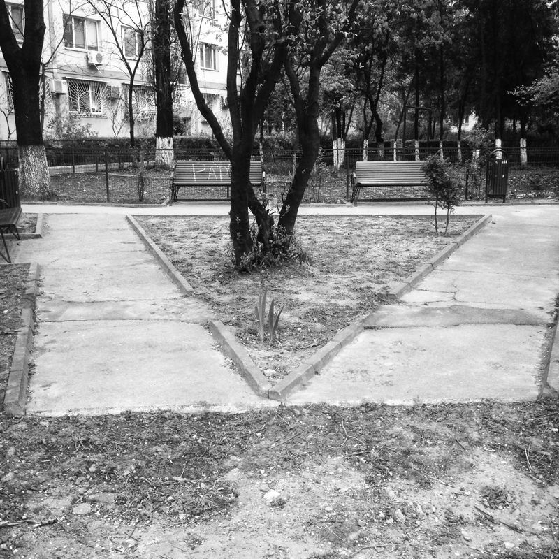 © Aga Luczakowska - Image from the Râsu'-plânsul – laughing through tears photography project