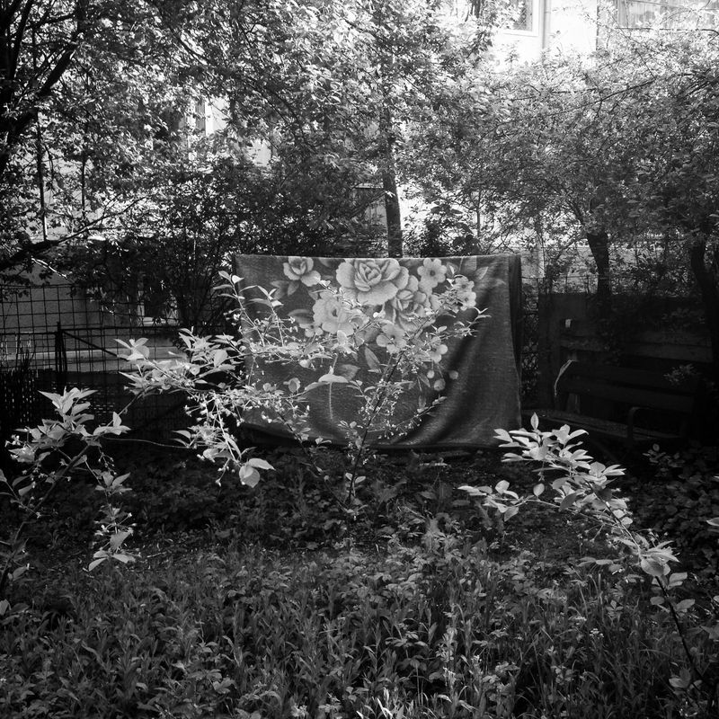© Aga Luczakowska - Image from the Râsu'-plânsul – laughing through tears photography project