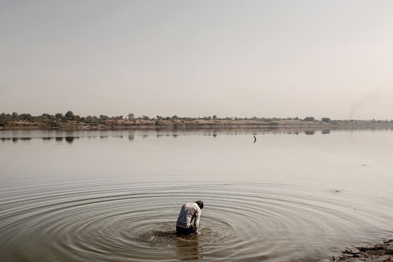 © Giulio Di Sturco - Image from the Living Entity photography project
