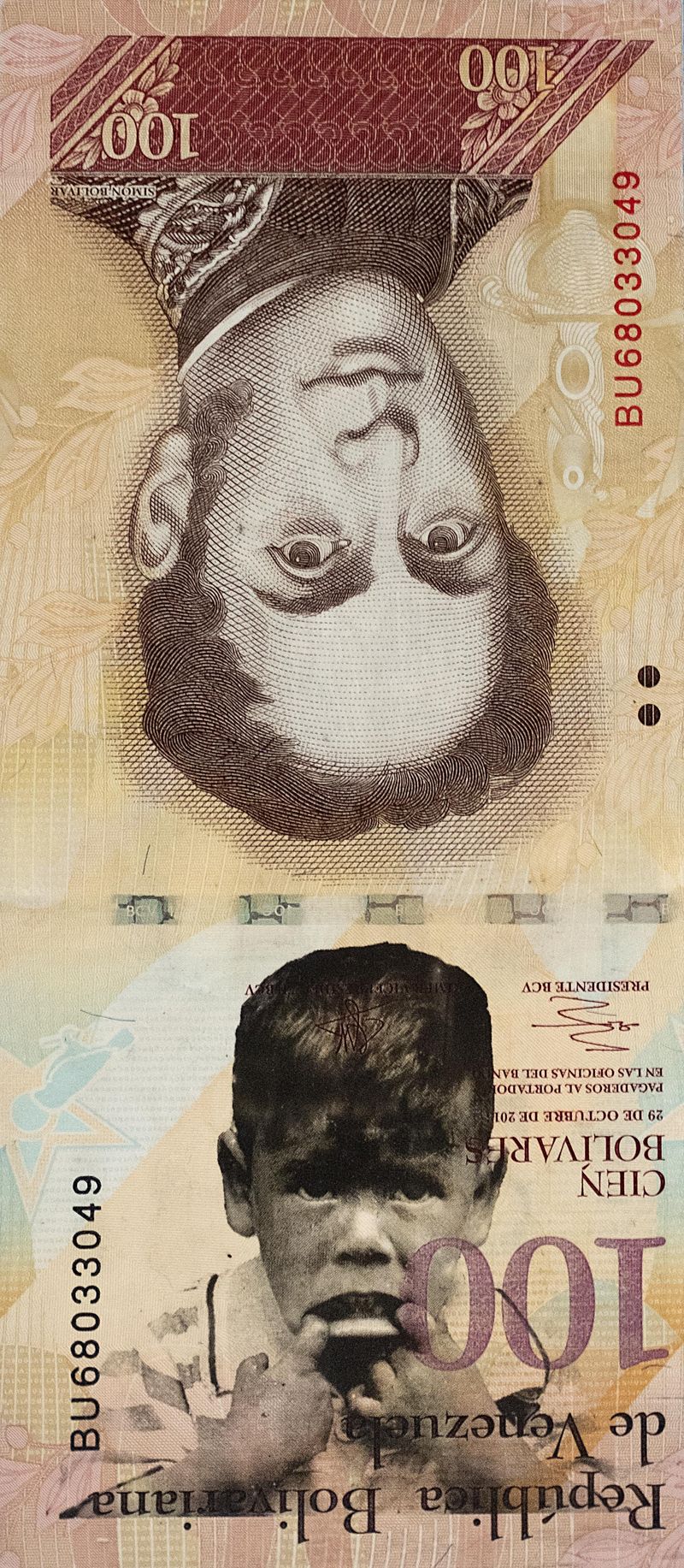 © Felipe Jacome - A Venezuelan child pose for the camera along the migrant route crossing the Colombian Andes.