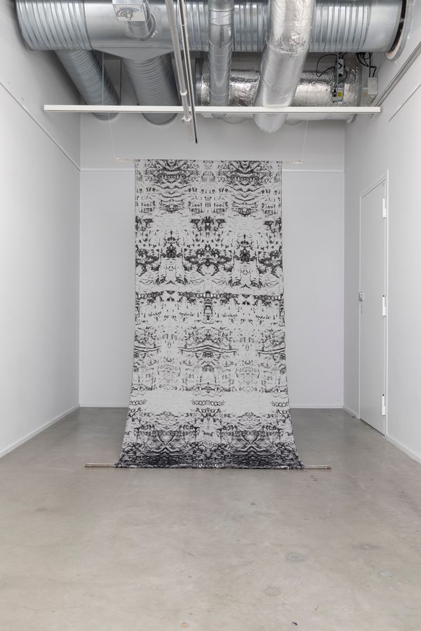 © Yujie Zhou - Save as Text —The Whistle-Giver in Oracle Bone Script2023, Jacquard Weave, Wool and Cotton, 260 x 110 cm.