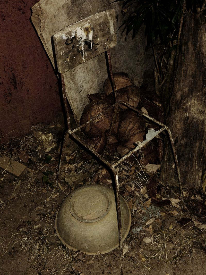 © Yurian Quintanas Nobel - Image from the A Smiling Man and a hidden snake photography project