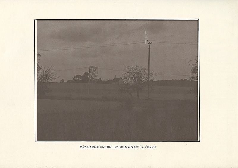 © Manon Lanjouère - Image from the Demande à la Poussière (Ask the Dust) photography project