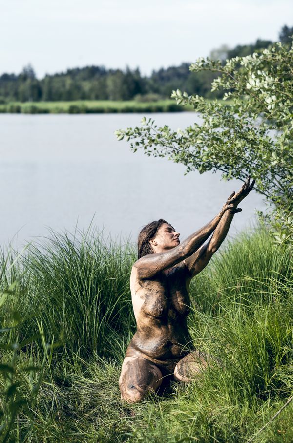 © Ingrid Firmhofer - LOST IN THE WONDERFUL SENSATION OF TOUCH - Nina, womb dancer, Germany