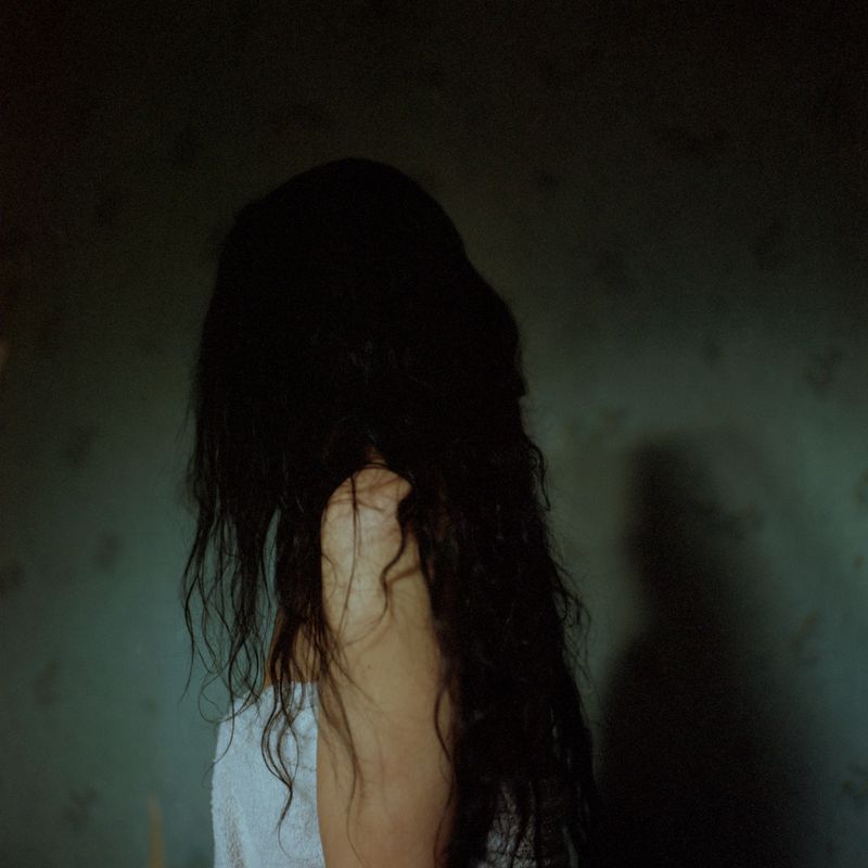 © Sarah Hartvigsen Juncker og Louise Herrche Serup - Image from the You still don't know my name photography project