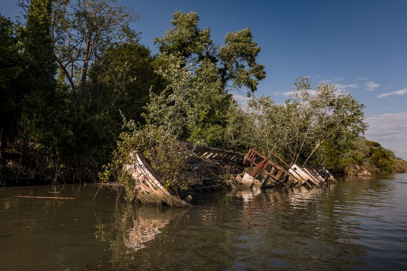 © Clelia Carbonari - Image from the Sponde (Ostia is Rome, Rome is not Ostia!) photography project