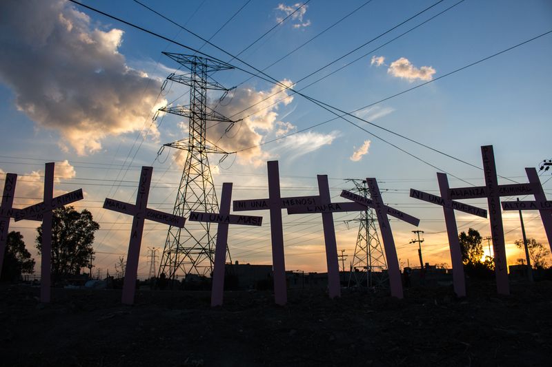 © Sonia Madrigal - Image from the La muerte sale por el Oriente / Death comes from the East photography project