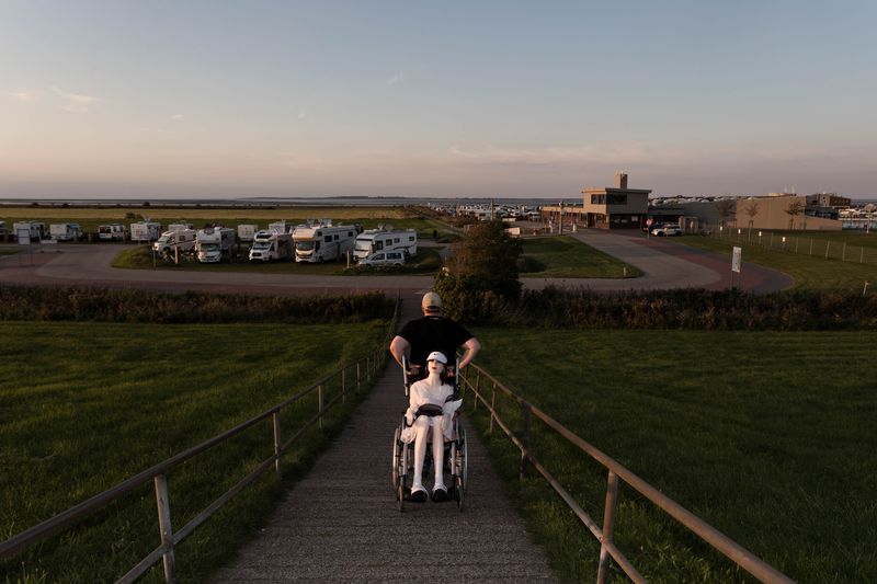 © Ludovica Limido - Image from the The doll next door photography project