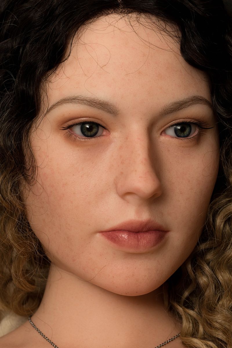 © Ludovica Limido - Image from the The doll next door photography project