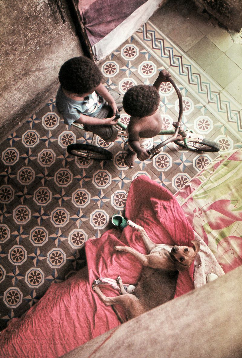 © Lisandra Alvarez - Image from the Story of a young adult girl photography project