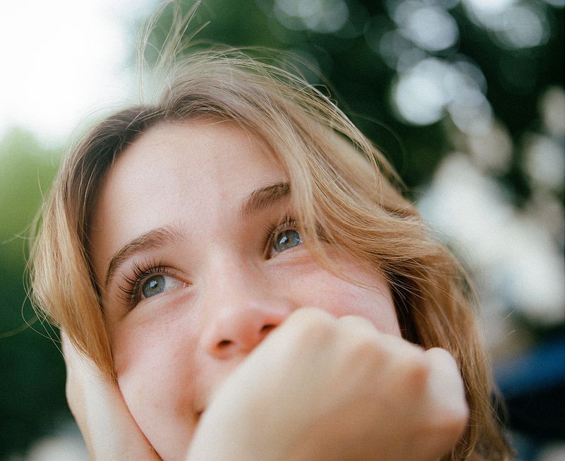 © Juliette Dupuis Carle - "It was like being in a whirlwind, I had no idea what was going on."— Chloé, 19 years old.