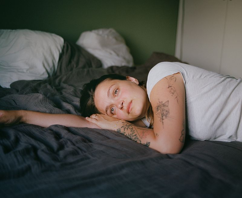 © Juliette Dupuis Carle - "As long as your mind hasn’t decided it’s over, you keep going back."— Johanna, 27 years old.